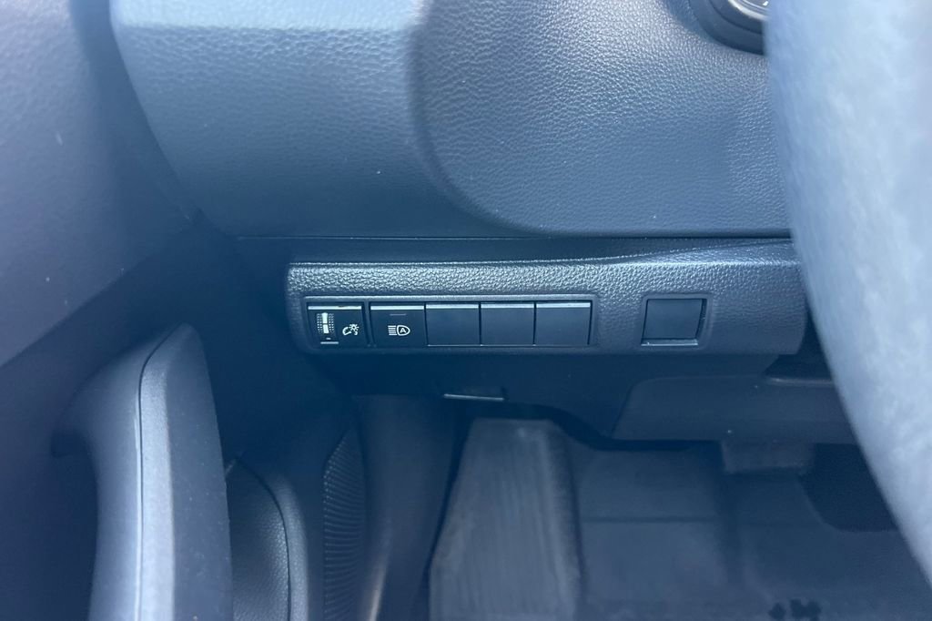 Used 2020 Toyota Corolla LE FWD image 28