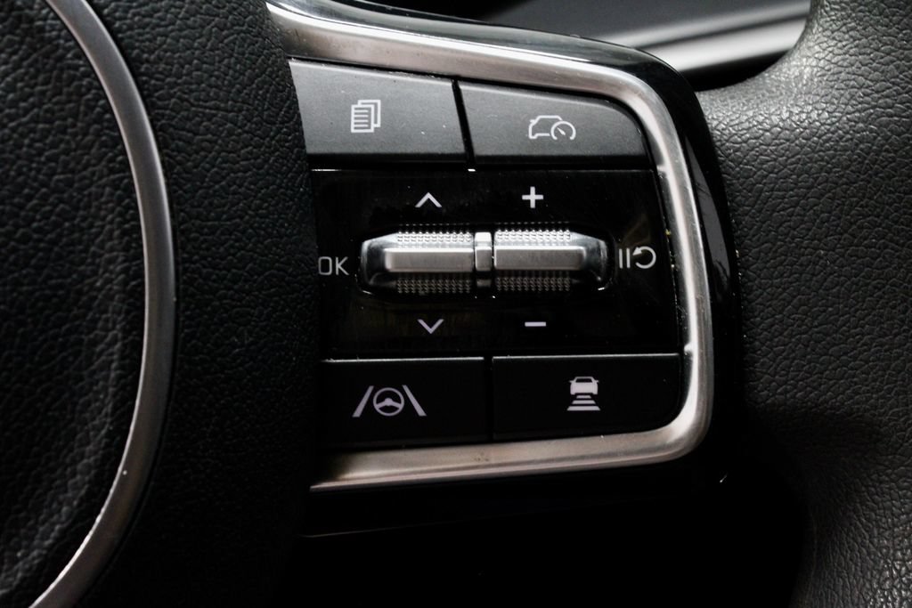 Used 2024 Kia Sorento LX FWD image 28