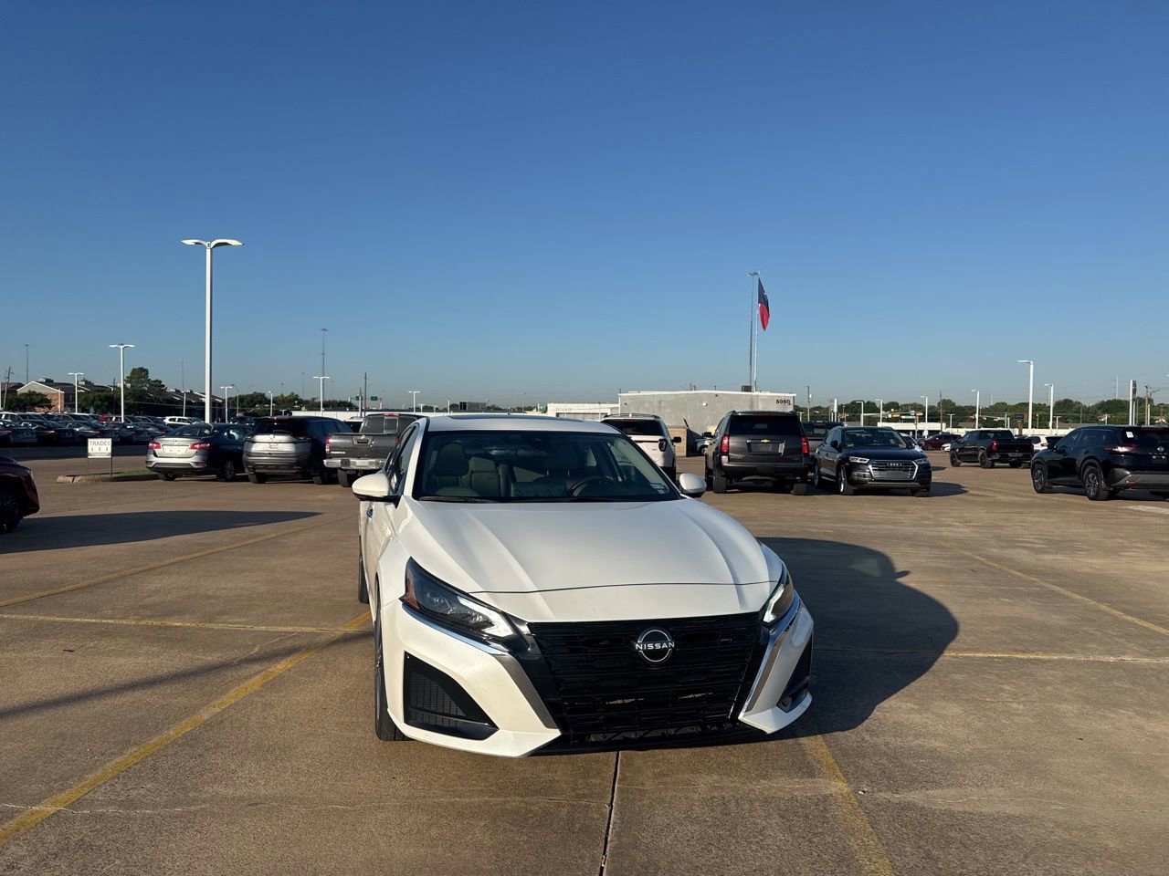 Certified 2023 Nissan Altima 2.5 SL FWD image 2