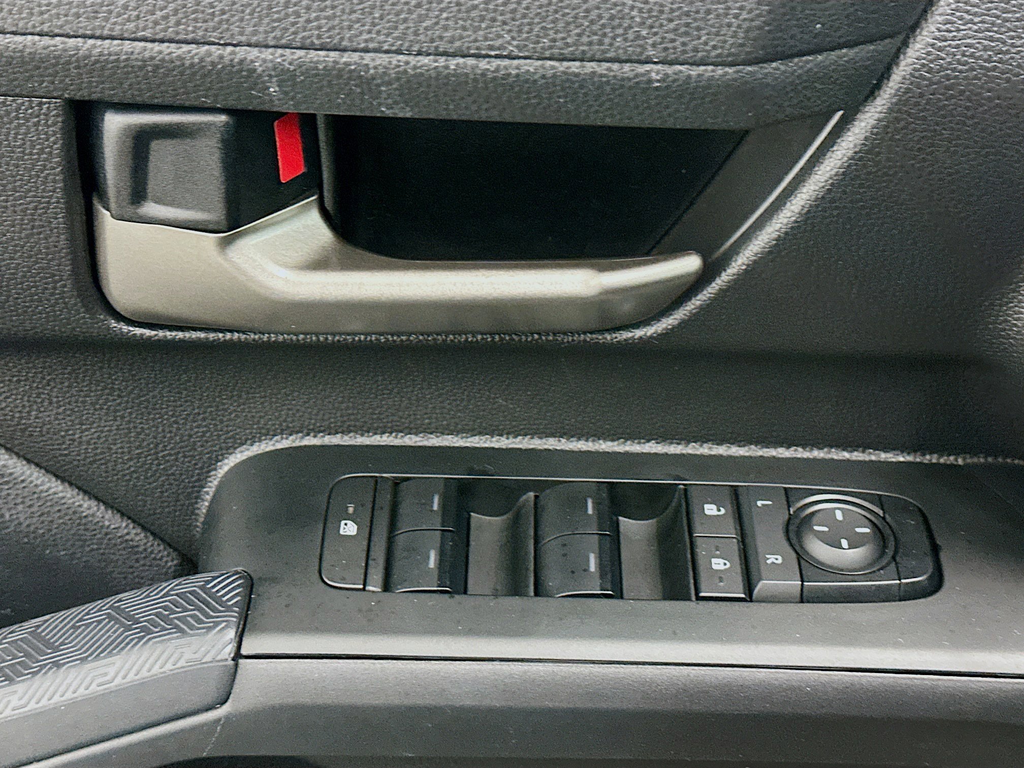 Used 2025 Toyota Tacoma TRD Off-Road image 15