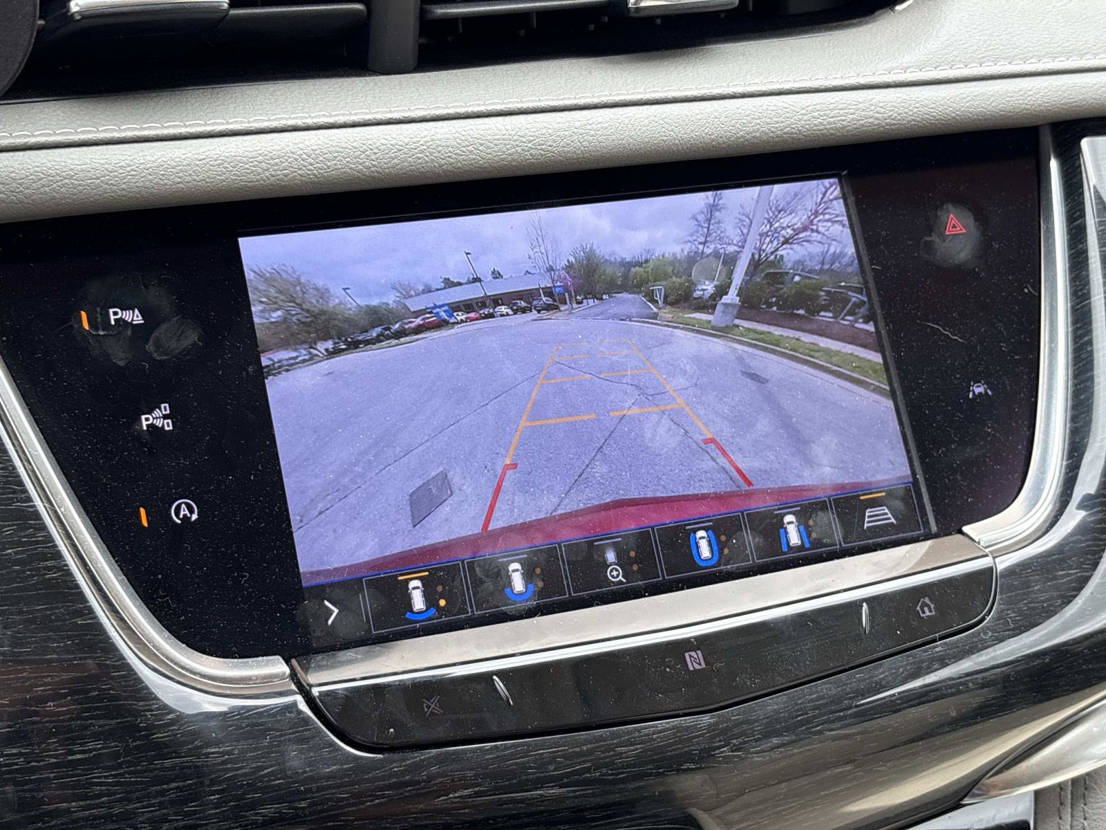 Used 2020 Cadillac XT6 Premium Luxury image 22