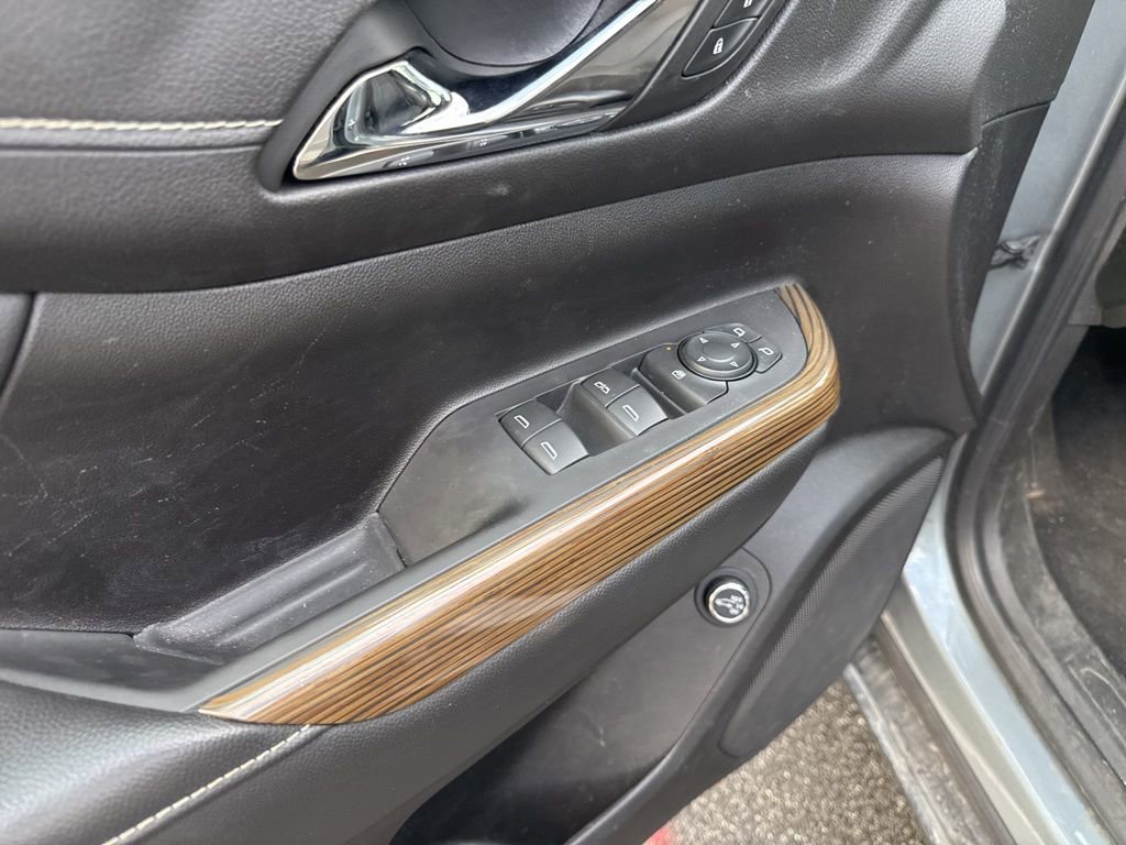 Used 2023 GMC Acadia SLE w/ Driver Convenience Package image 20