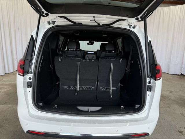 New 2026 Chrysler Pacifica Select image 41