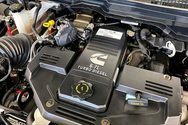 Used 2018 RAM 2500 Laramie w/ Convenience Group AWD/4WD image 32