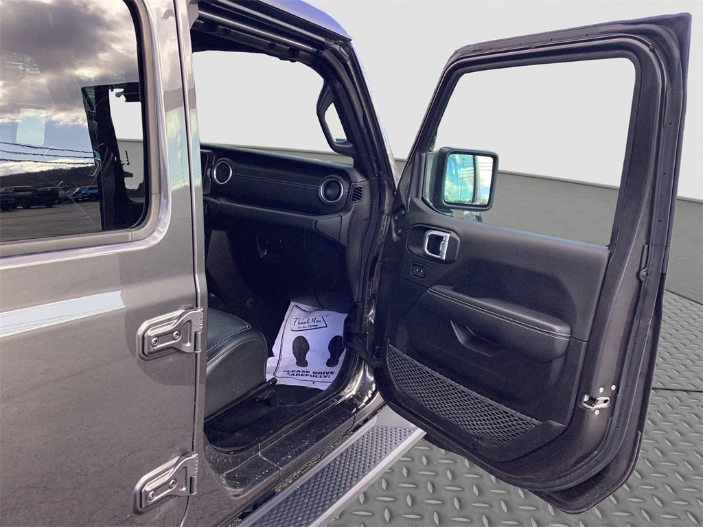 Used 2021 Jeep Wrangler Unlimited Sahara w/ Cold Weather Group image 17