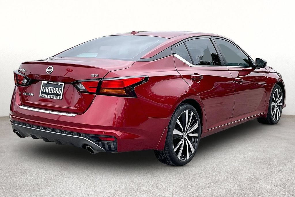 Used 2021 Nissan Altima 2.5 SR w/ SR Premium Package FWD image 2