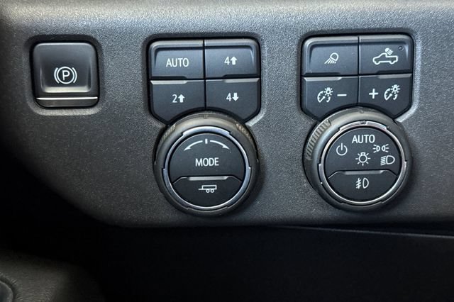 Used 2022 Chevrolet Silverado 1500 RST w/ Convenience Package II AWD/4WD image 43