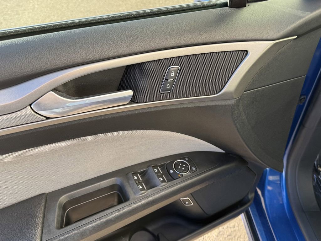 Used 2018 Ford Fusion S image 11