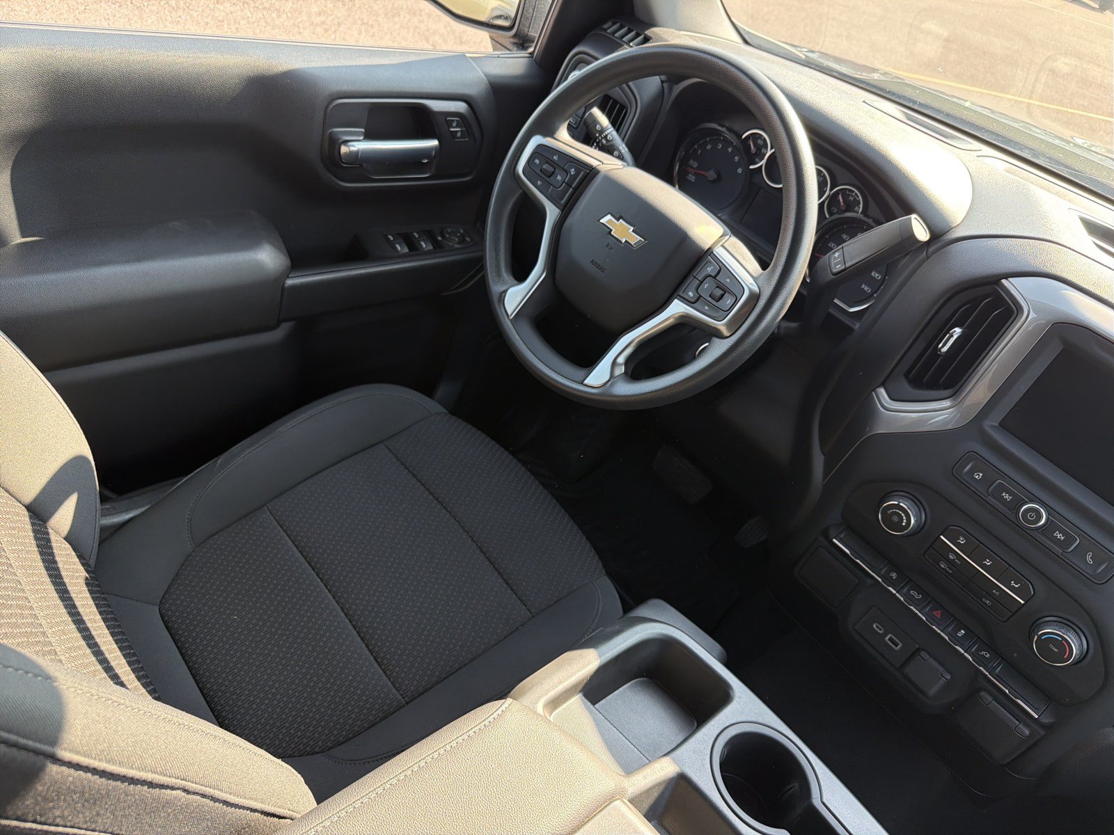 Used 2021 Chevrolet Silverado 1500 Custom w/ Safety Confidence Package AWD/4WD image 9
