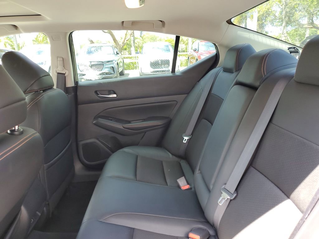 Used 2021 Nissan Altima 2.5 SR w/ SR Premium Package FWD image 11