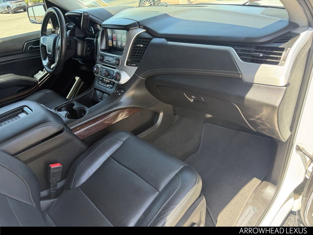 Used 2017 GMC Yukon XL SLT w/ Open Road Package AWD/4WD image 29