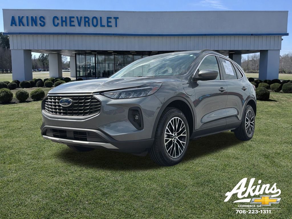 Used 2025 Ford Escape SE image 1