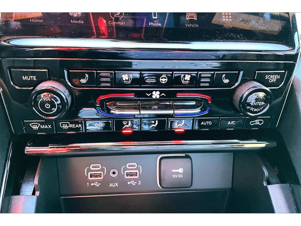 Certified 2025 Jeep Grand Cherokee Overland image 30