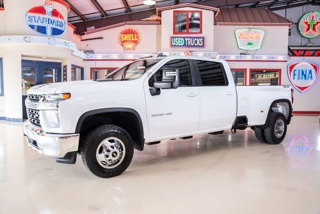 Used 2022 Chevrolet Silverado 3500 LT w/ Convenience Package image 2