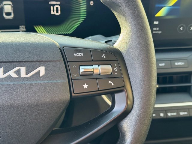 Certified 2025 Kia K4 LXS image 28