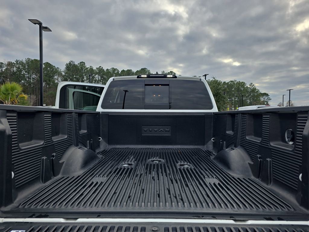 Used 2024 Nissan Titan SV w/ SV Convenience Package image 15