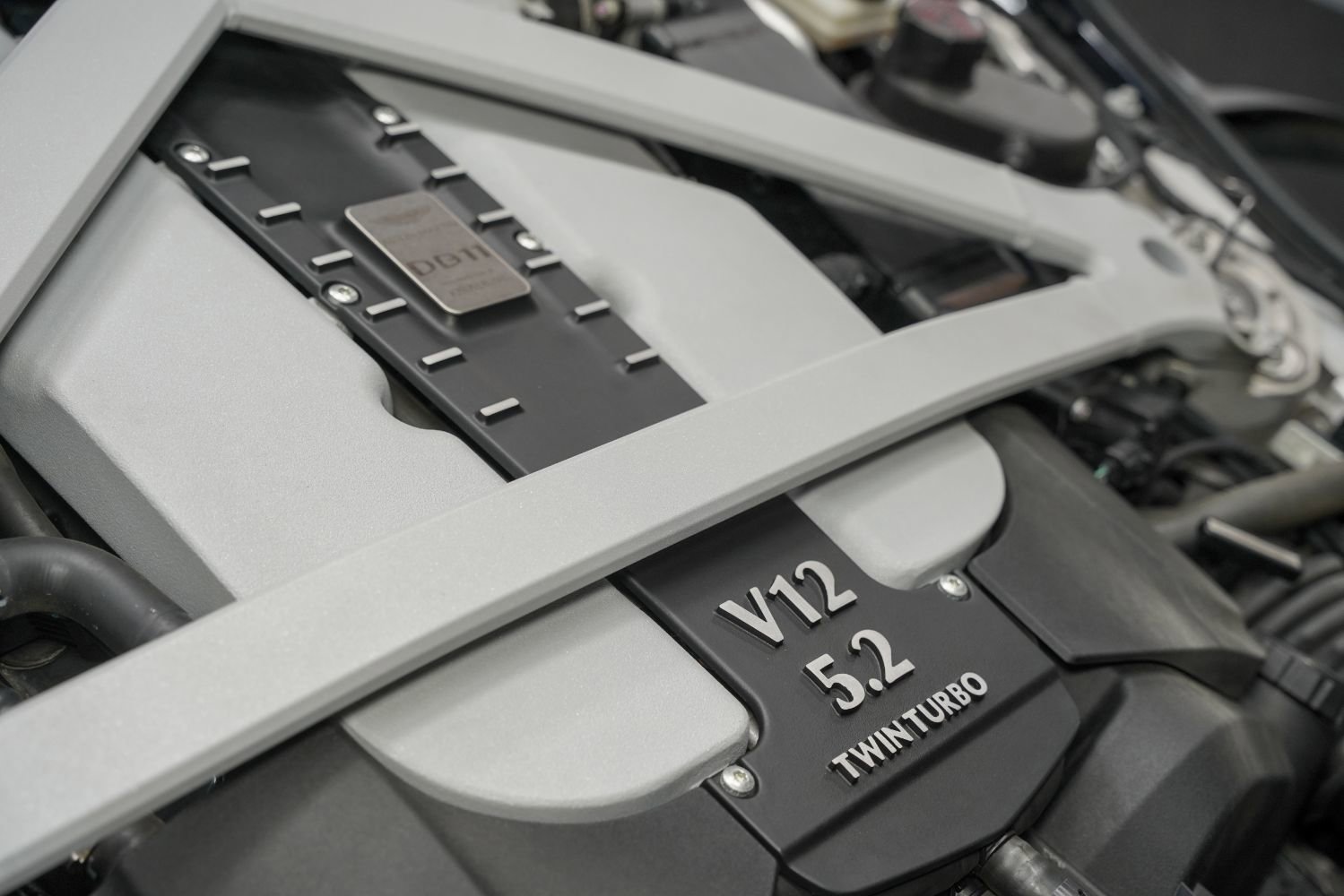 Used 2018 Aston Martin DB11 V12 image 45