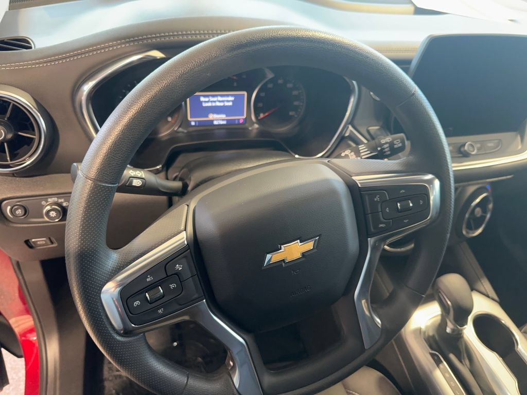 Used 2025 Chevrolet Blazer LT AWD/4WD image 29
