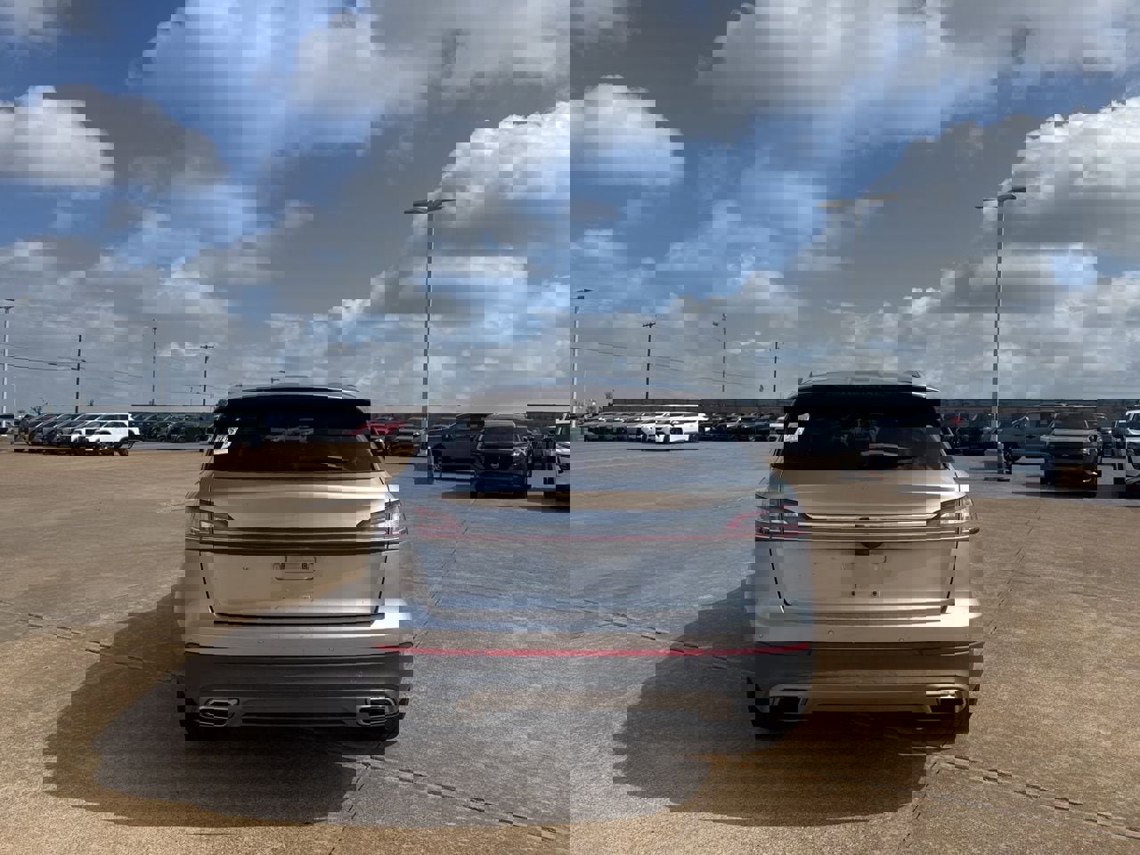 Used 2022 Lincoln Nautilus FWD w/ Premium Package image 18