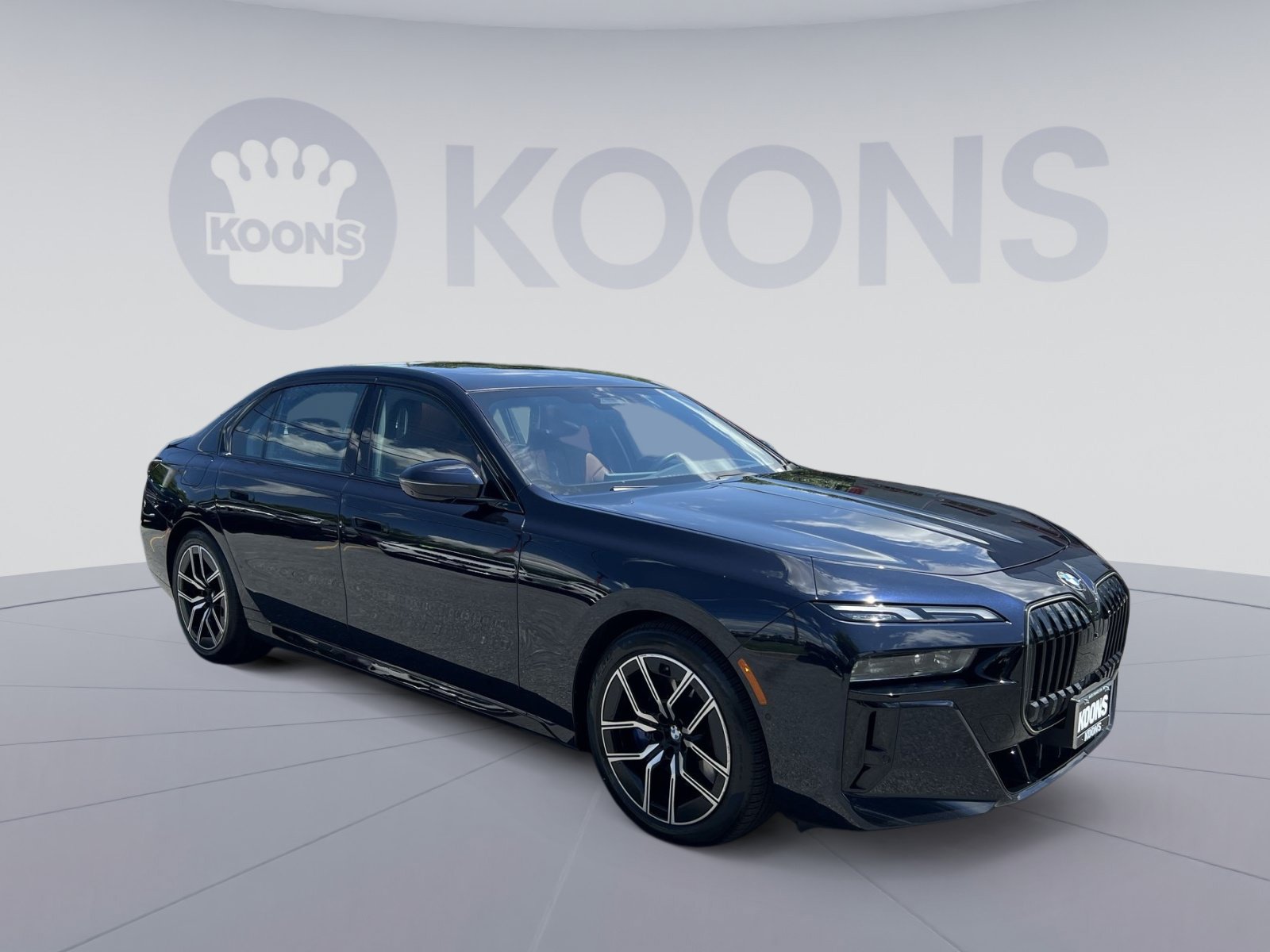 Used 2024 BMW 760i xDrive w/ Premium Package 2 AWD/4WD image 10