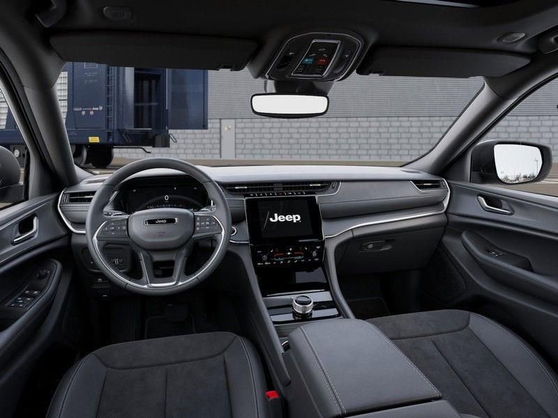 New 2025 Jeep Grand Cherokee L Altitude image 14