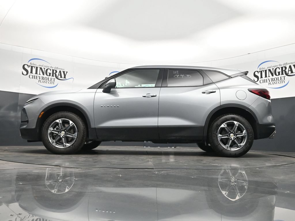 Used 2025 Chevrolet Blazer LT FWD image 29
