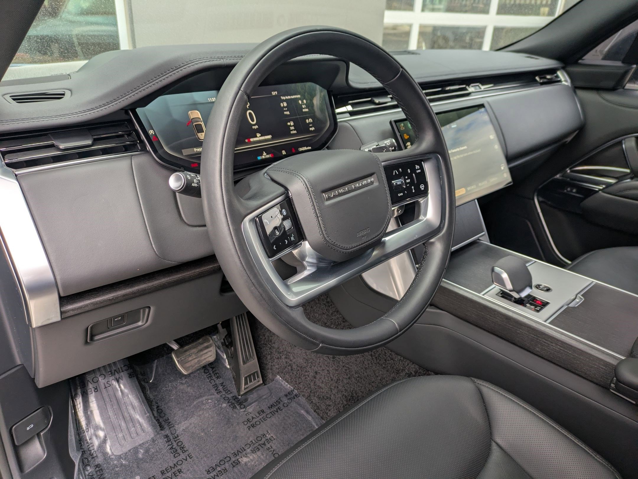 Used 2024 Land Rover Range Rover SE image 14