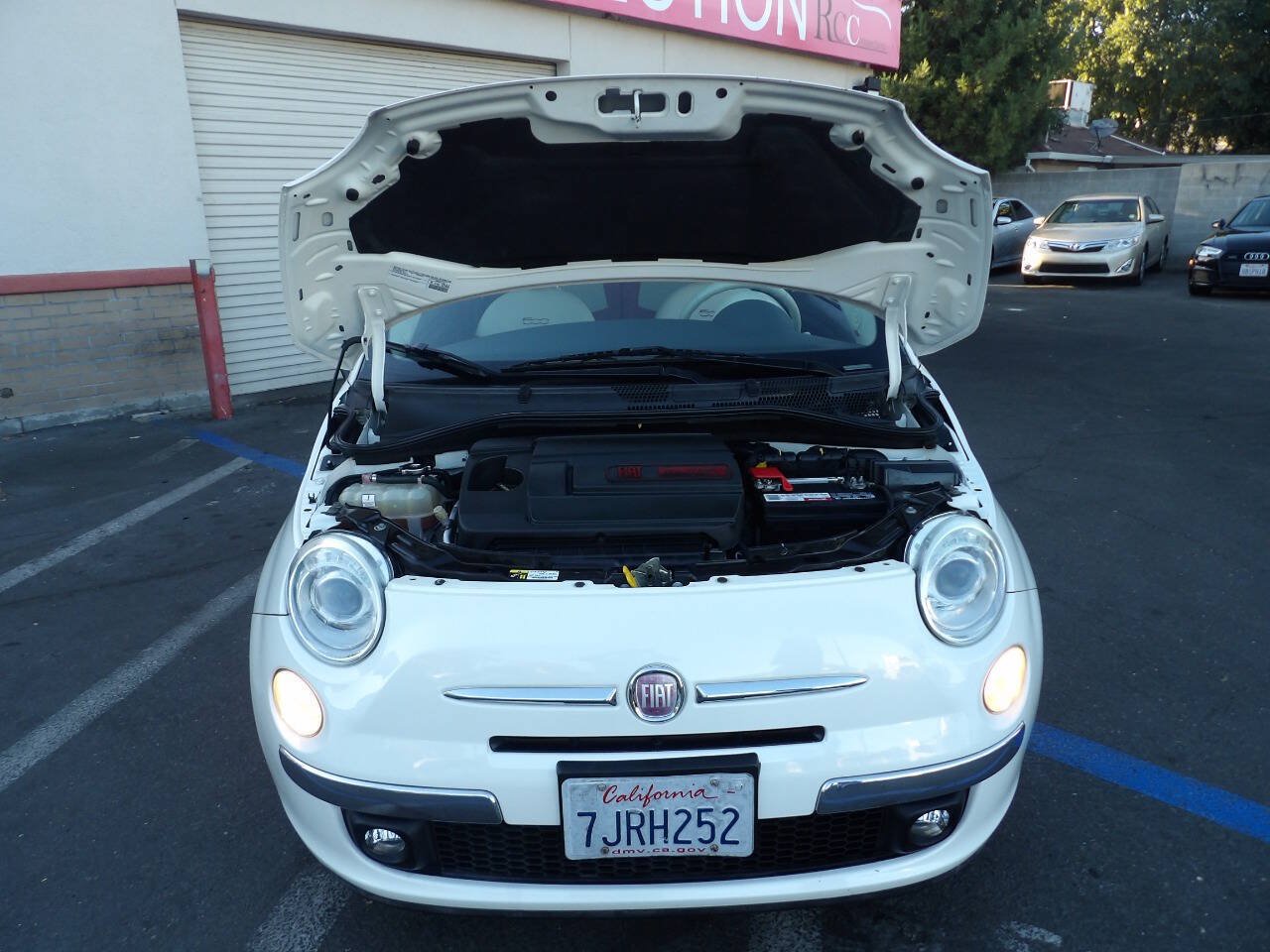 Used 2015 FIAT 500 Lounge w/ Luxury Leather Package FWD image 12