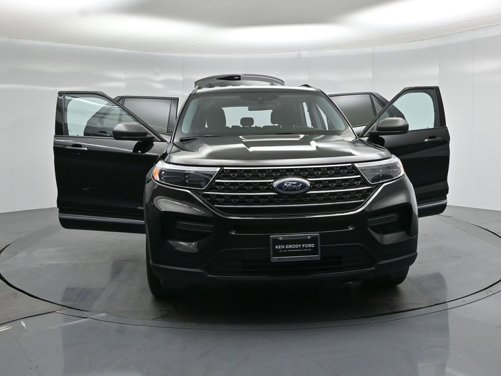 Certified 2023 Ford Explorer XLT RWD image 29
