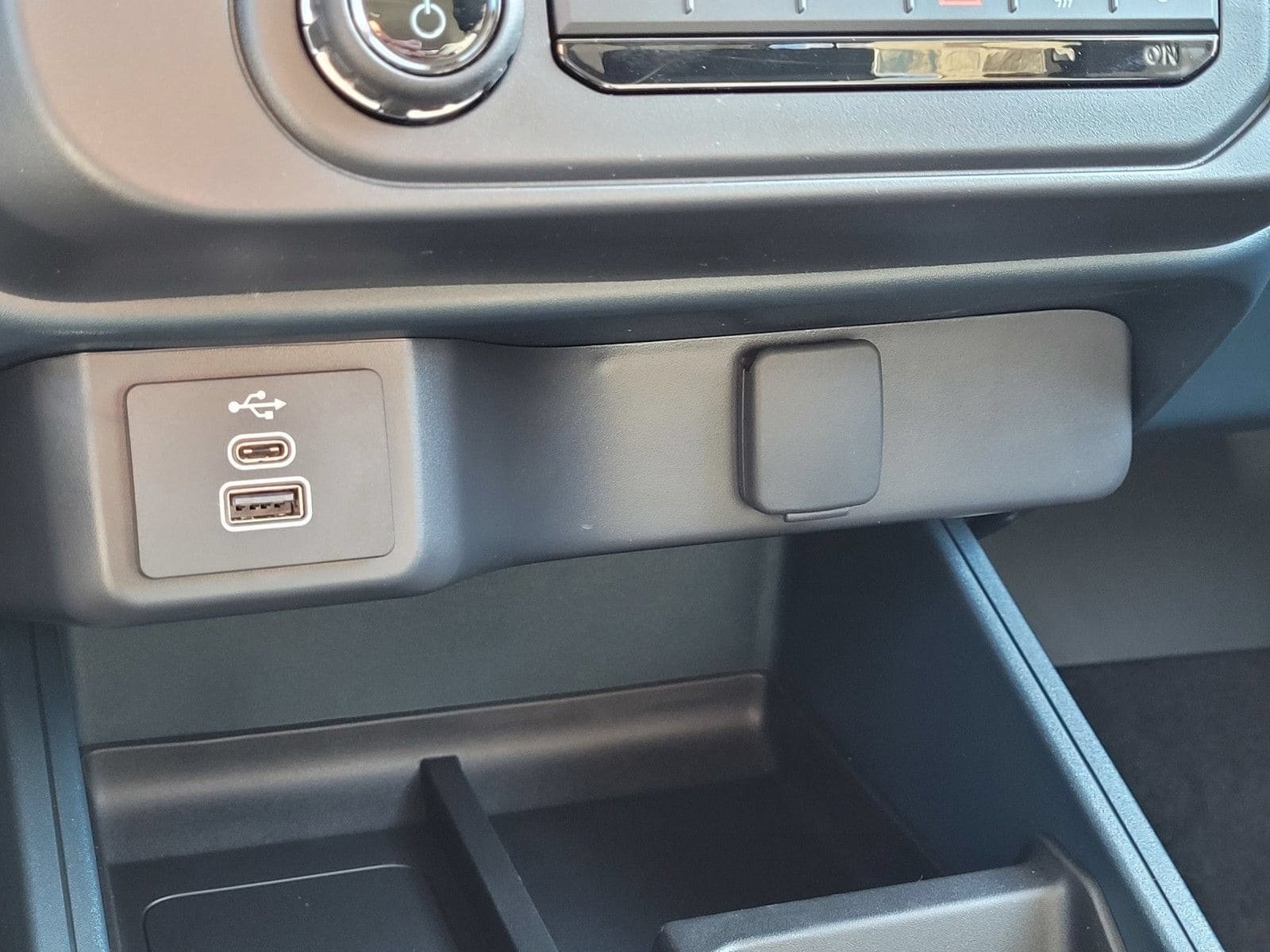 New 2026 Ford Maverick XL AWD/4WD image 24