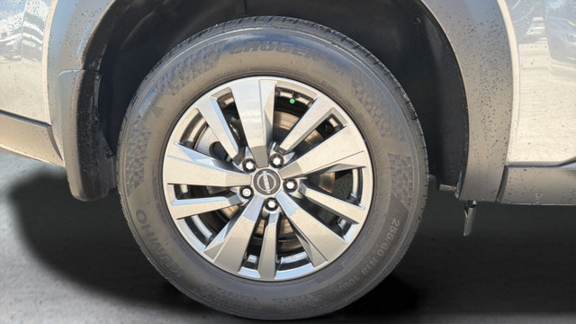 Used 2025 Nissan Pathfinder SV AWD/4WD image 41