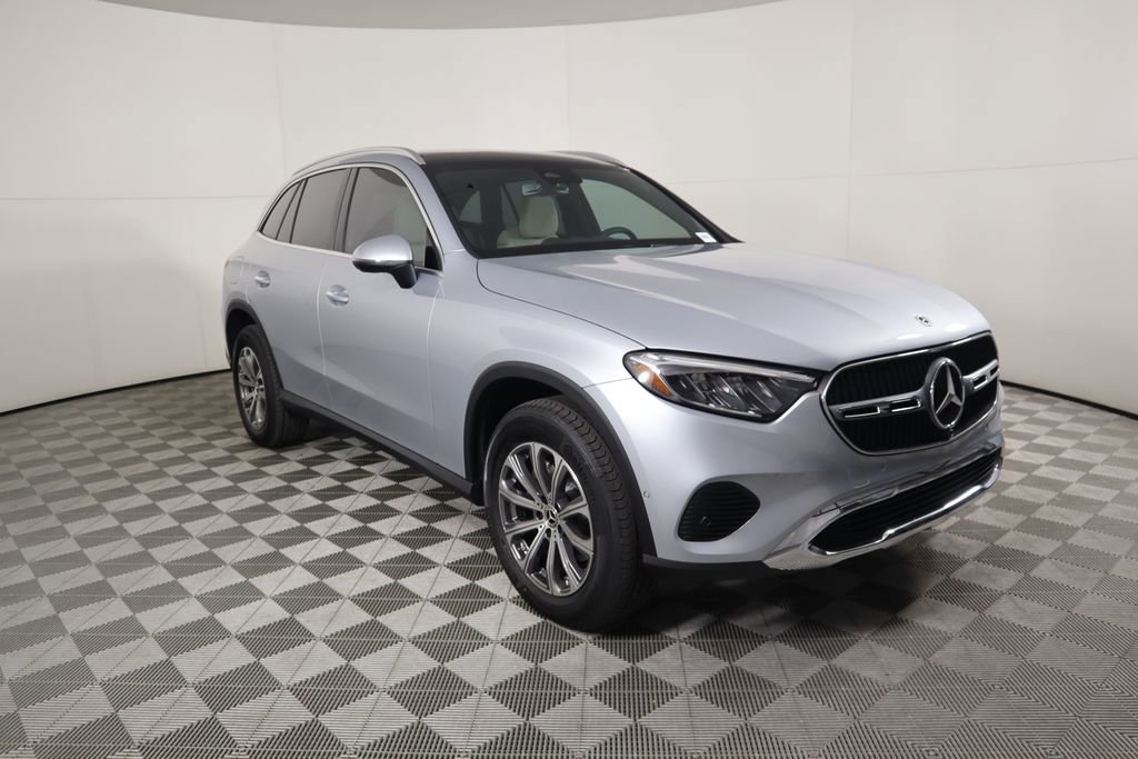 Certified 2025 Mercedes-Benz GLC 300 image 3