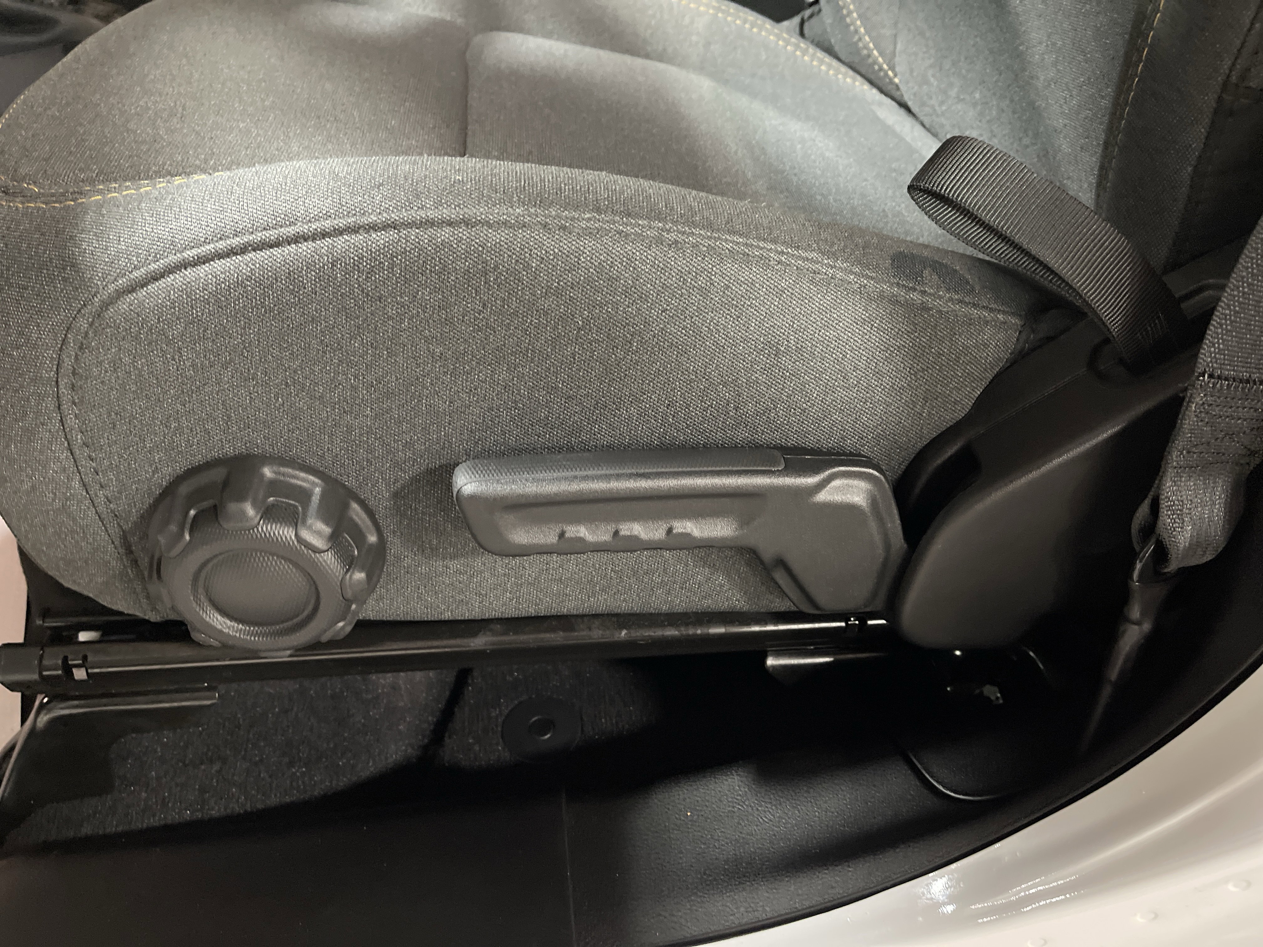 Used 2025 Jeep Gladiator Sport image 12