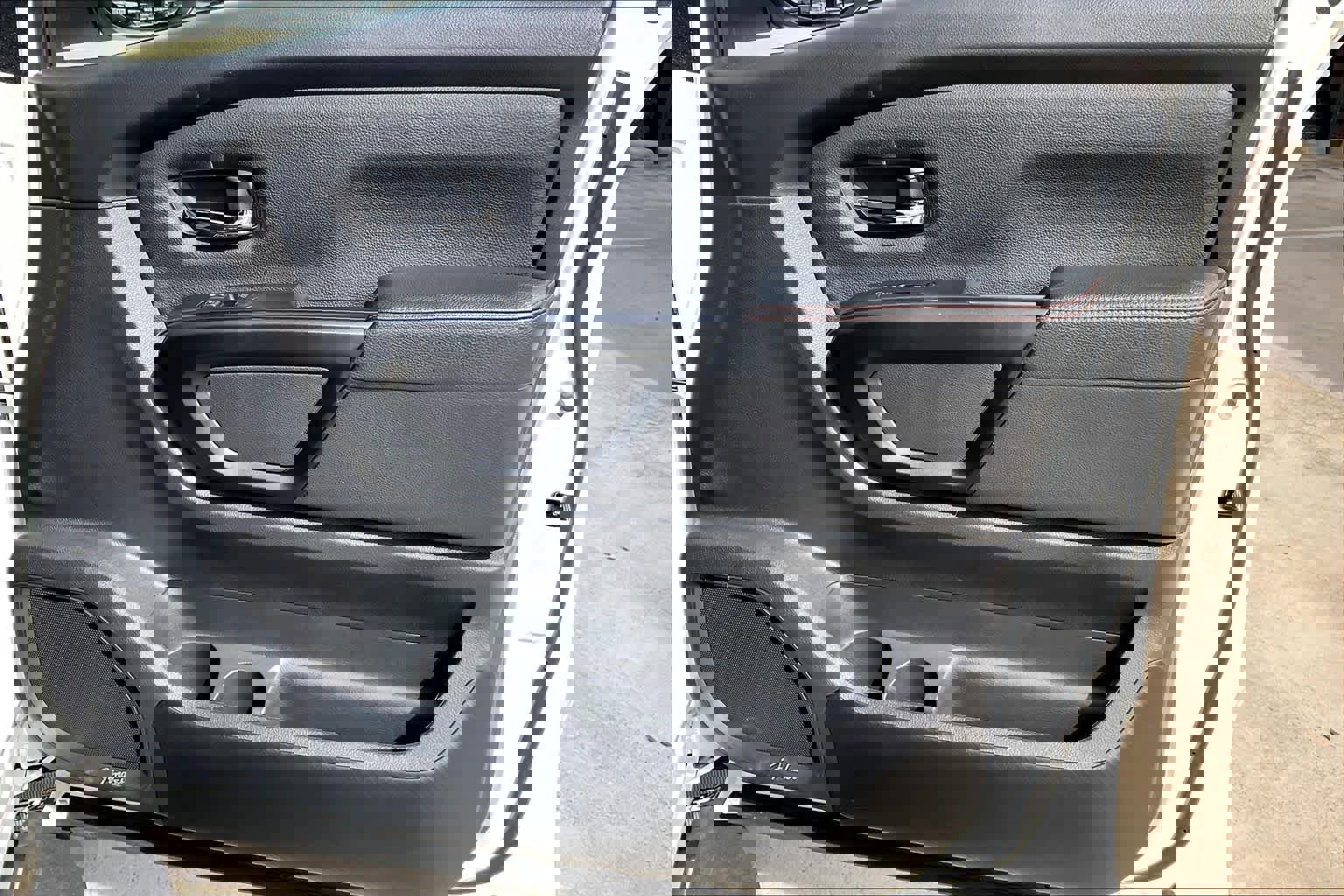 Used 2024 Nissan Titan PRO-4X w/ Pro-4x Convenience Package image 23