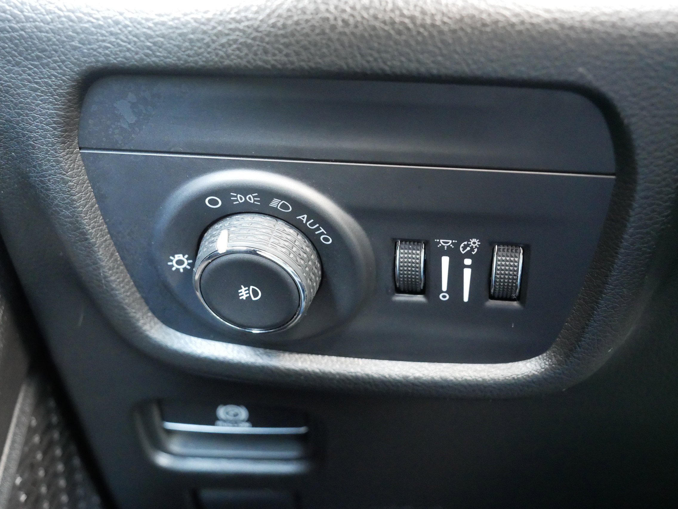 Used 2024 Jeep Grand Cherokee L Limited w/ Luxury Tech Group II AWD/4WD image 26