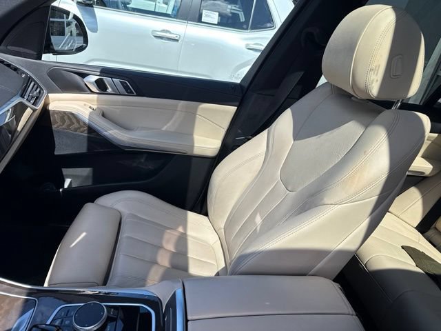 Used 2022 BMW X5 xDrive40i w/ M Sport Package AWD/4WD image 9
