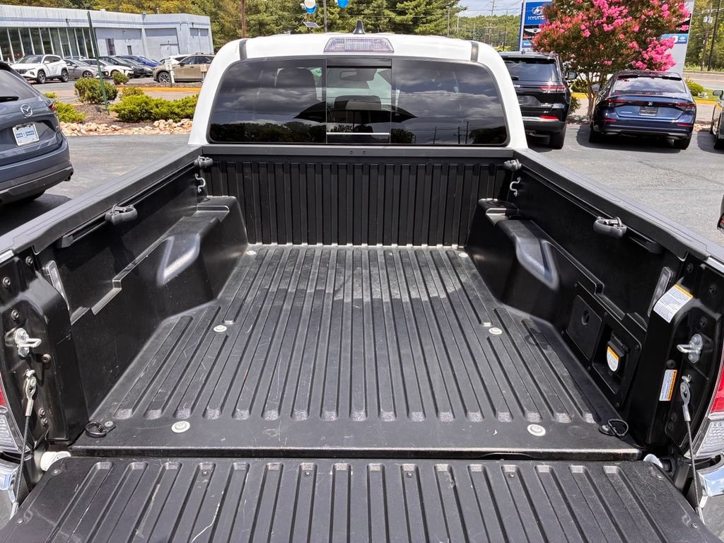 Used 2023 Toyota Tacoma TRD Off-Road w/ Black Out Package (TMS) AWD/4WD image 16