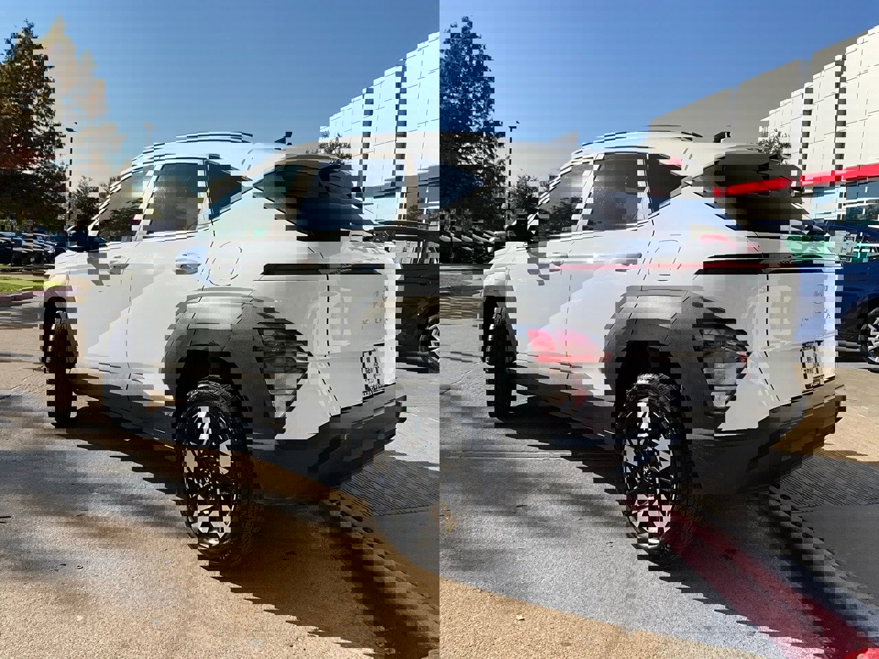 Used 2025 Hyundai Kona SEL image 8