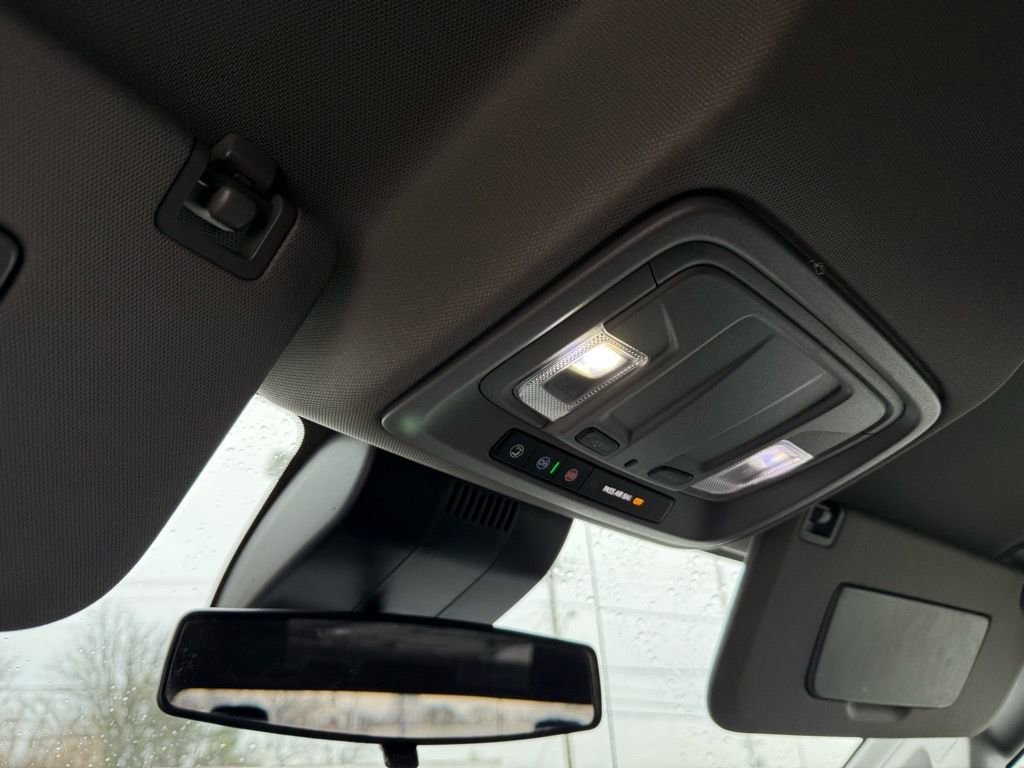 Used 2022 Chevrolet Silverado 1500 Custom image 27