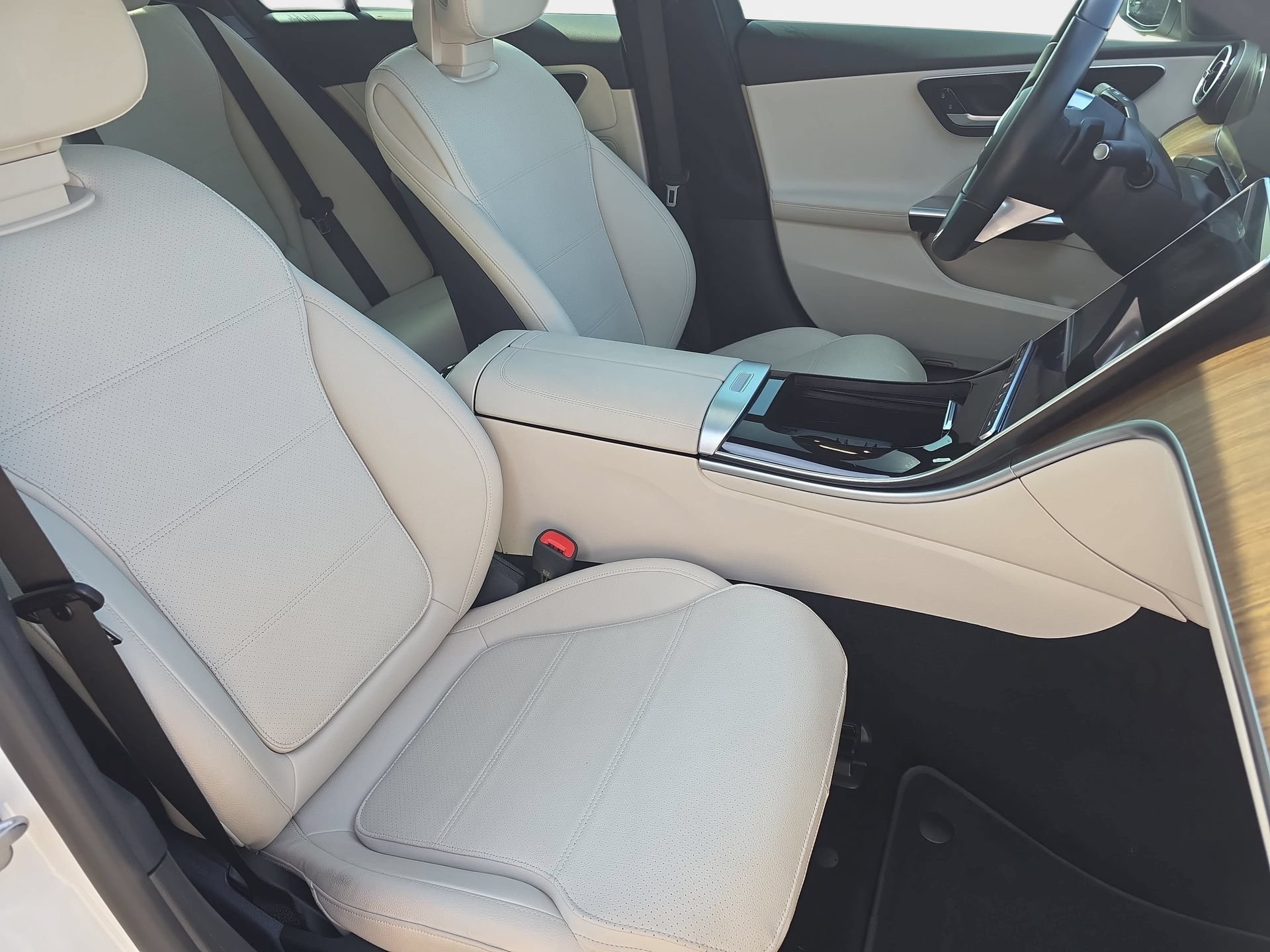Used 2024 Mercedes-Benz C 300 Sedan image 10