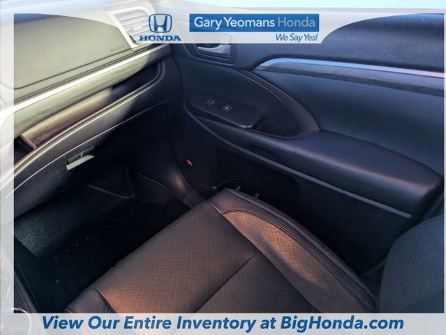 Used 2018 Toyota Highlander Limited image 18