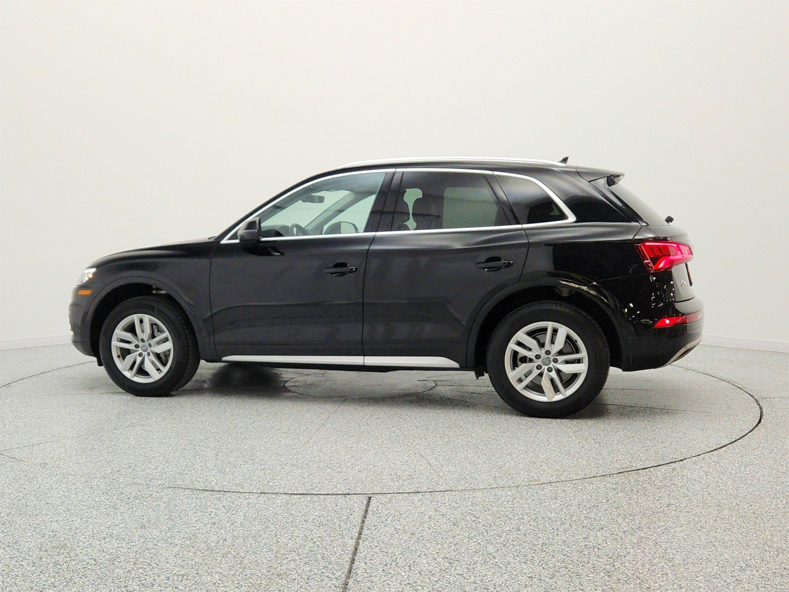 Used 2020 Audi Q5 2.0T Premium w/ Convenience Package AWD/4WD image 8