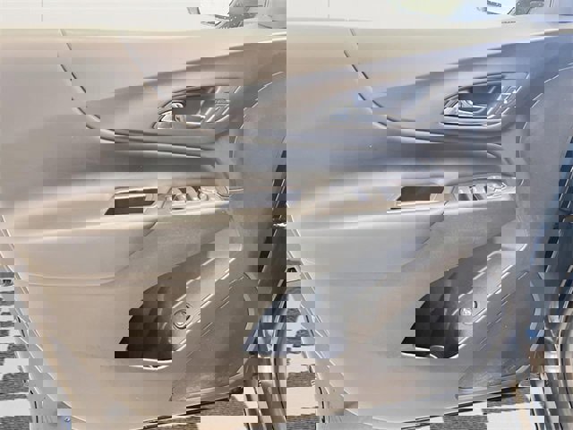 Used 2019 Chevrolet Equinox LT image 14