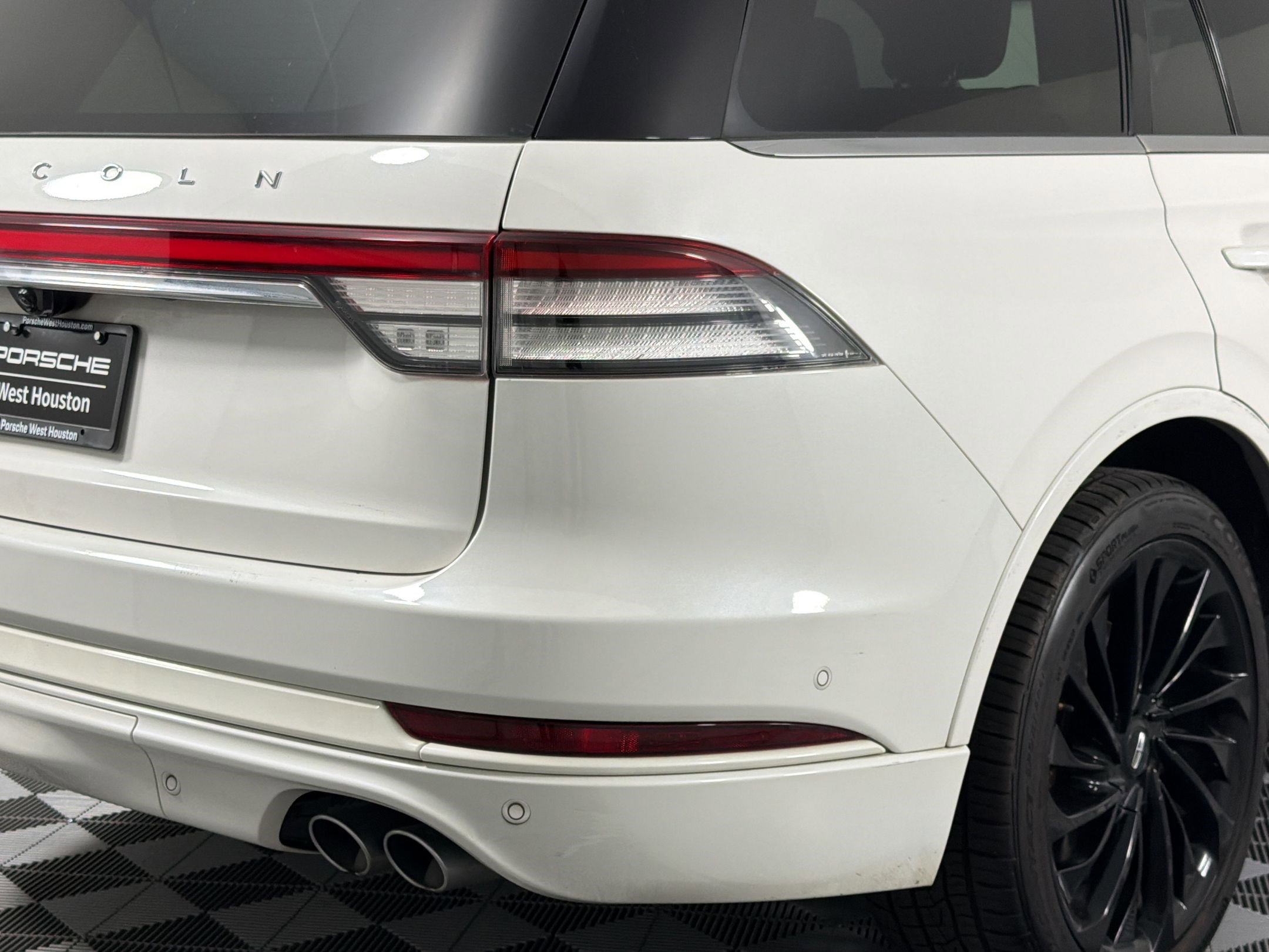 Used 2021 Lincoln Aviator Reserve w/ Equipment Group 210A image 10