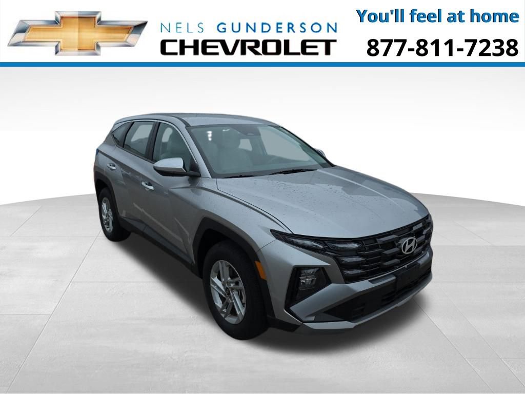 Used 2025 Hyundai Tucson SE AWD/4WD image 1