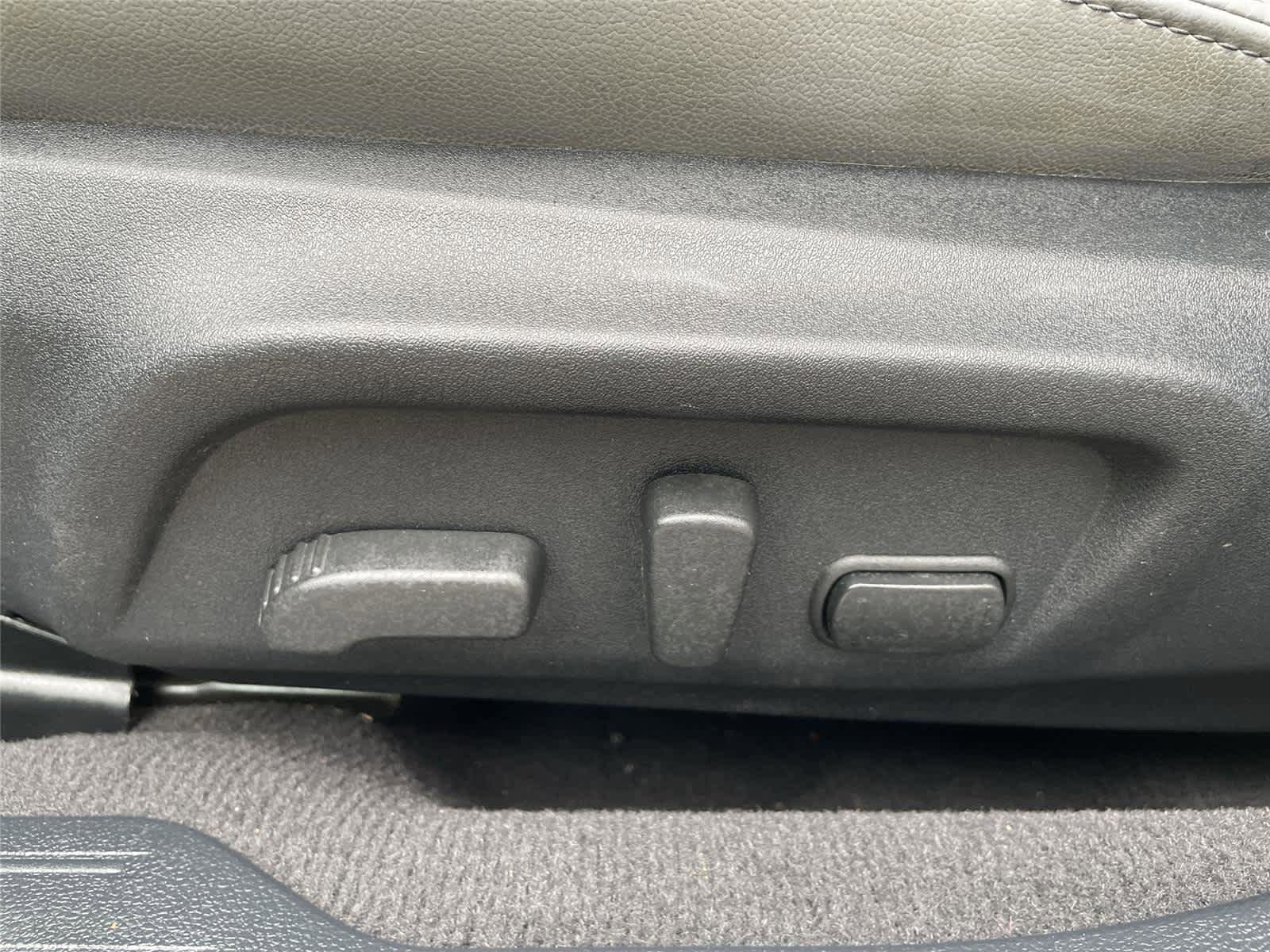 Used 2019 Subaru Outback 3.6R Limited w/ Popular Package #2 AWD/4WD image 13