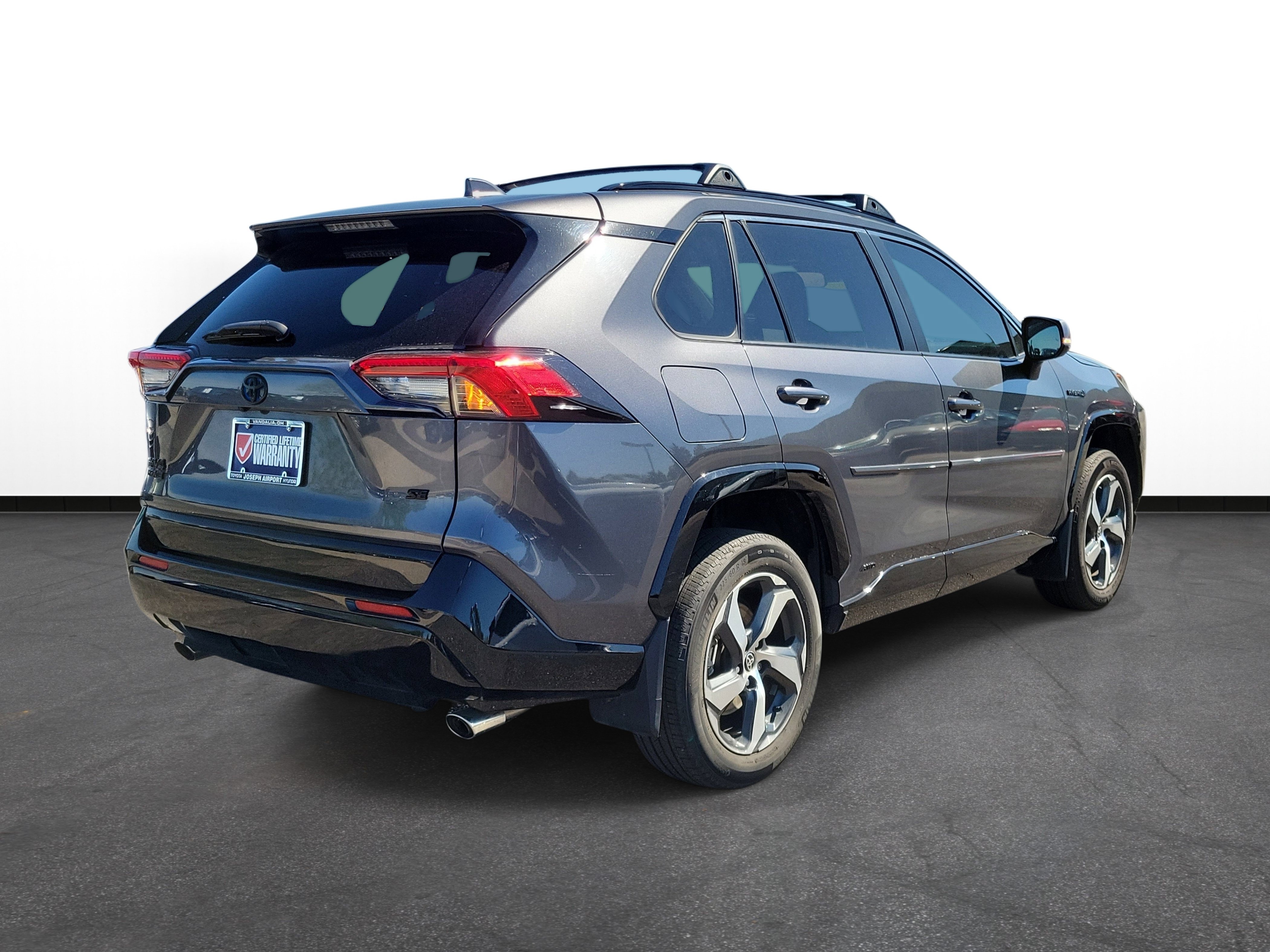 Used 2023 Toyota RAV4 SE w/ Weather & Moonroof Package AWD/4WD image 4