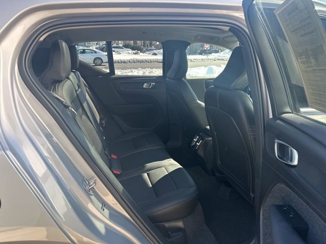 Certified 2025 Volvo XC40 B5 Plus AWD/4WD image 13