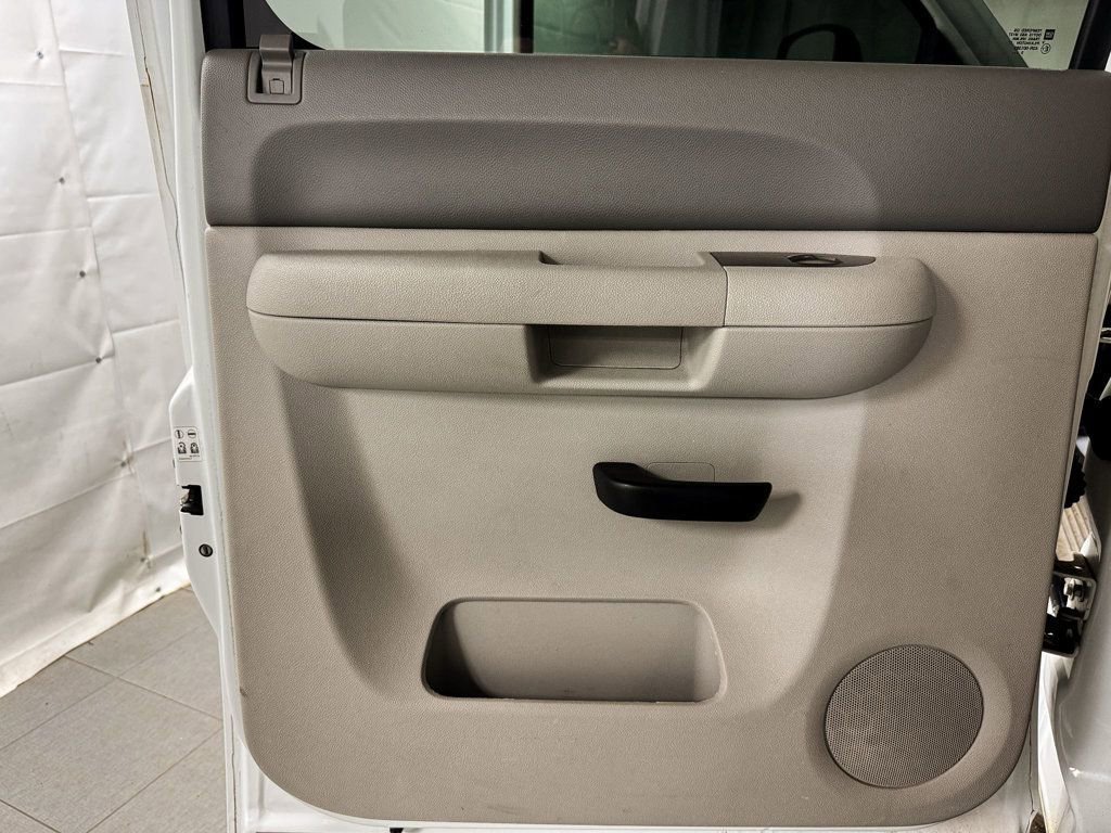 Used 2011 GMC Sierra 3500 SLE w/ SLE Preferred Package image 13