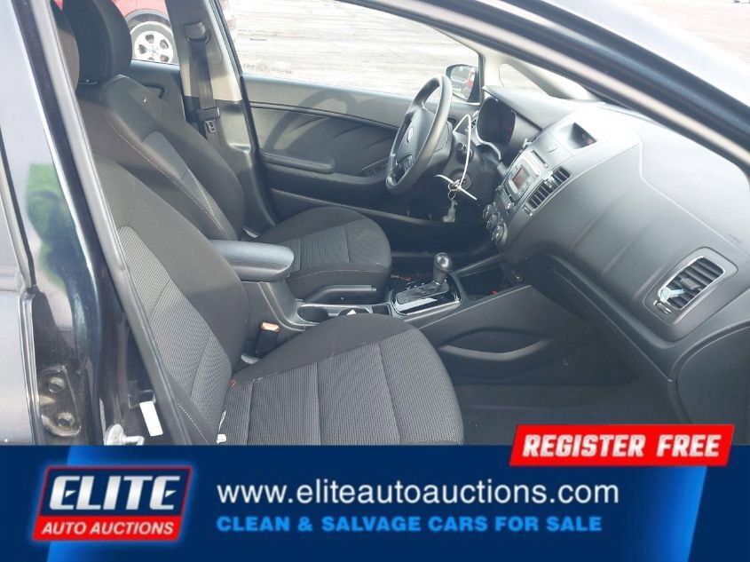 Used 2017 Kia Forte LX image 10
